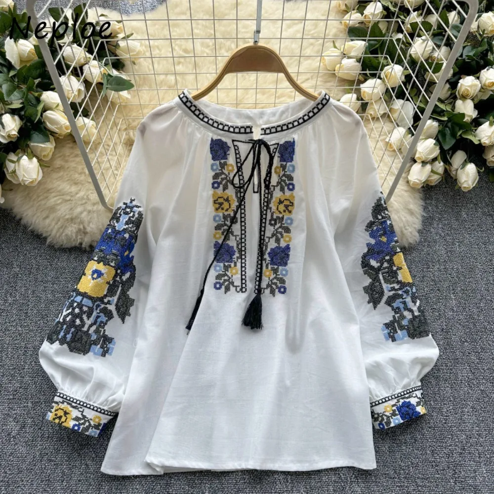 Neploe Fresh O Neck Lantern Sleeve Pullover Panelled Mujer Sweet Lace Up All-match Embroidery Shirt New Heavy Tassels Blouses